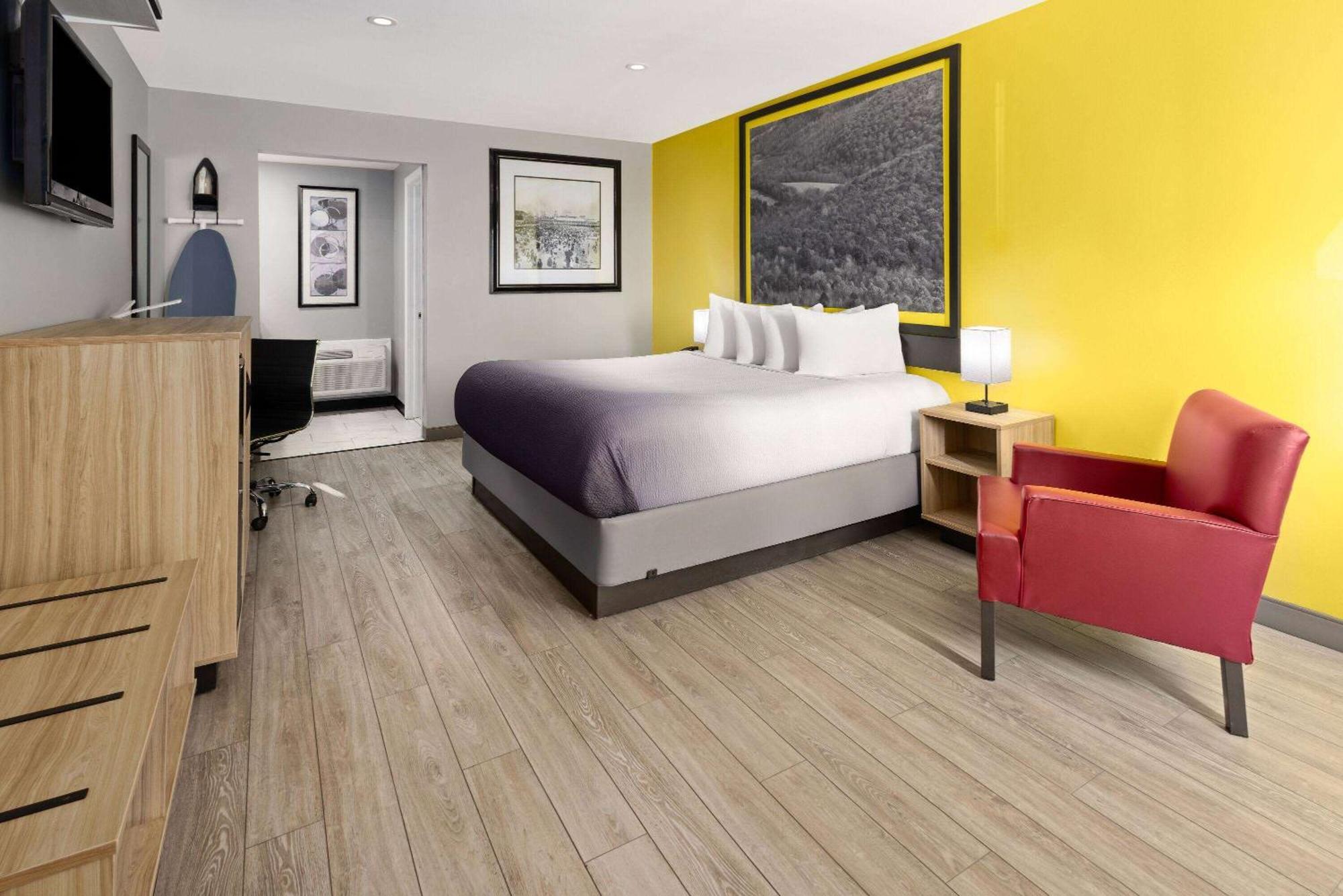 Super 8 By Wyndham Hazleton Motel Dış mekan fotoğraf