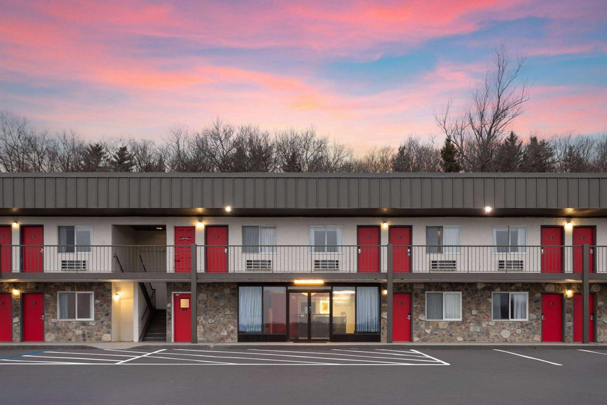 Super 8 By Wyndham Hazleton Motel Dış mekan fotoğraf